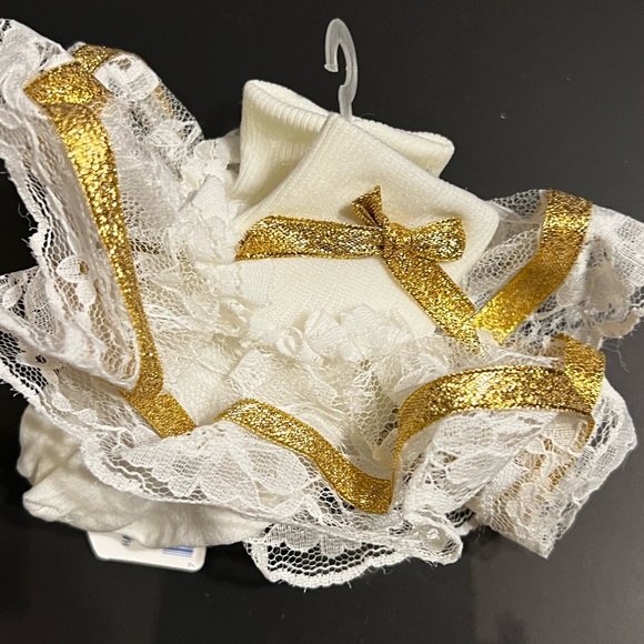Vintage NWT Pair Hip Hop Ruffled Gold Metallic Lace Ribbon Bows Pageant Socks - Picture 4 of 13